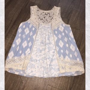 💚Hint of a Mint flowy Tank size Large